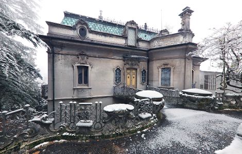 Brunate, Via Attilio Pirotta - Old Mansions at Lake Como: Villa Bonacossa