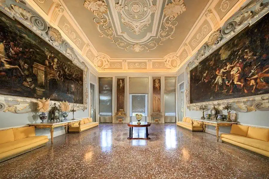 Heating a ballroom with infrared in a castle