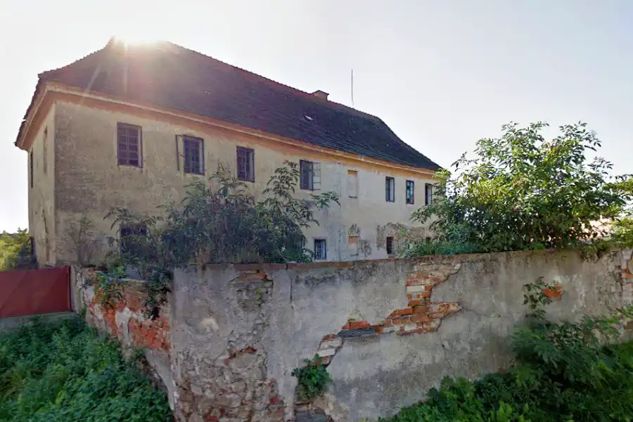 Restoration of a Bohemian castle in progress