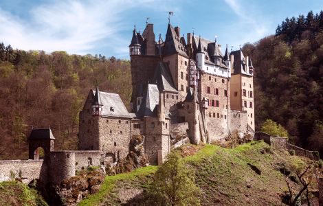 Wierschem, Burg Eltz - Most beautiful castles in germany: Burg Eltz