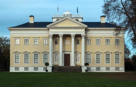 Wörlitz, Schloss - Palace in Wörlitz