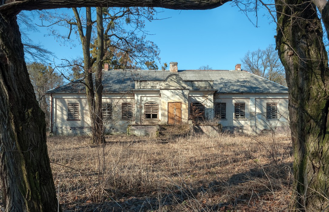 Small manor in isolated location: Łopiennik Dolny, Łopiennik Dolny