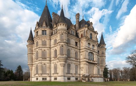 Ligny-le-Ribault, Chateau de Bon Hotel - Impressive French Castle:  Château de Bon Hôtel