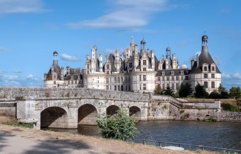  - Chambord Castle: Bridge (Pont Saint Michel)