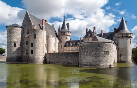  - Loire Castles: Sully-sur-Loire