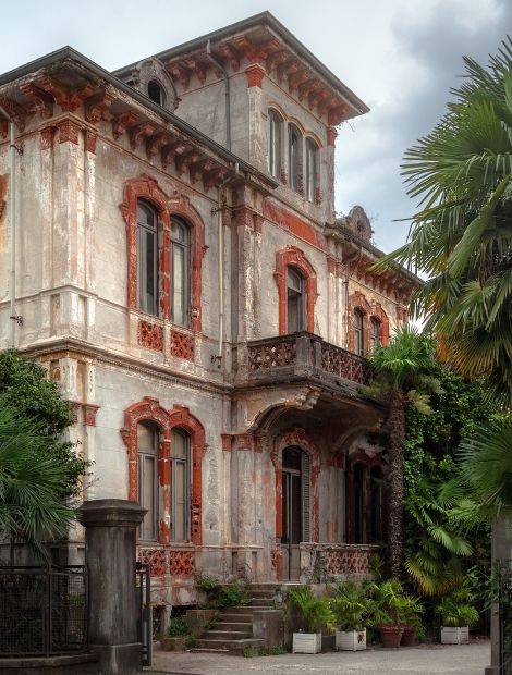 Stresa, Via Duchessa di Genova - Natalia, Marina, Basile - Three old mansions in Stresa