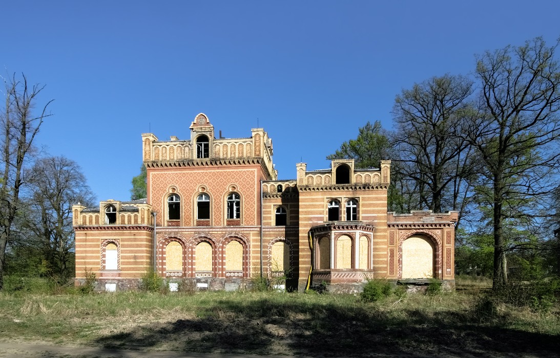 Moorish styled Manor in Gentzrode, Neuruppin, Gentzrode