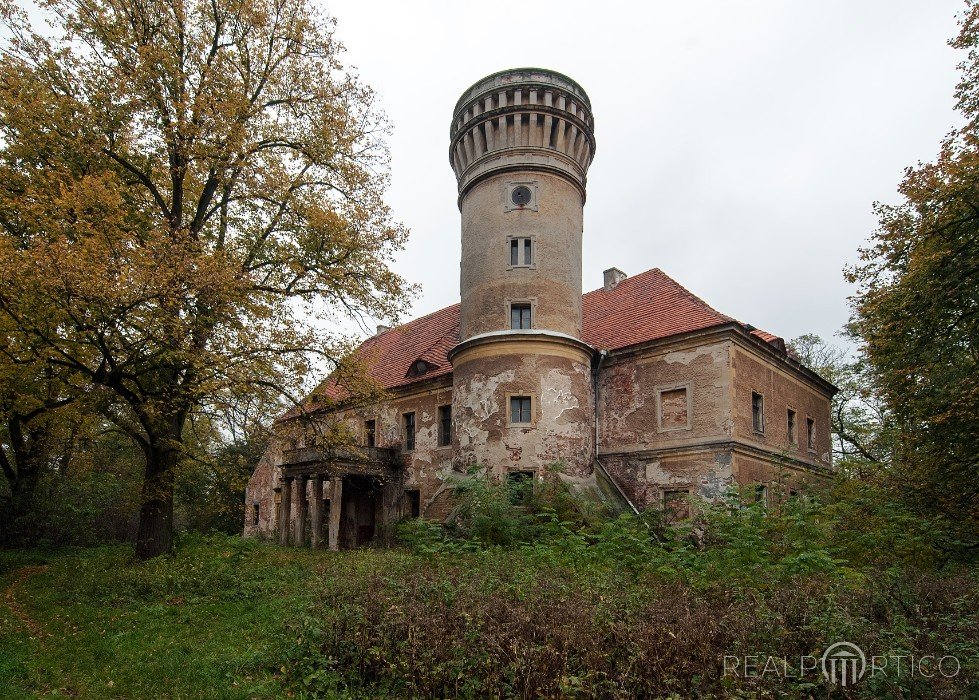 Palace in Osetno, Lower Silesia, Osetno