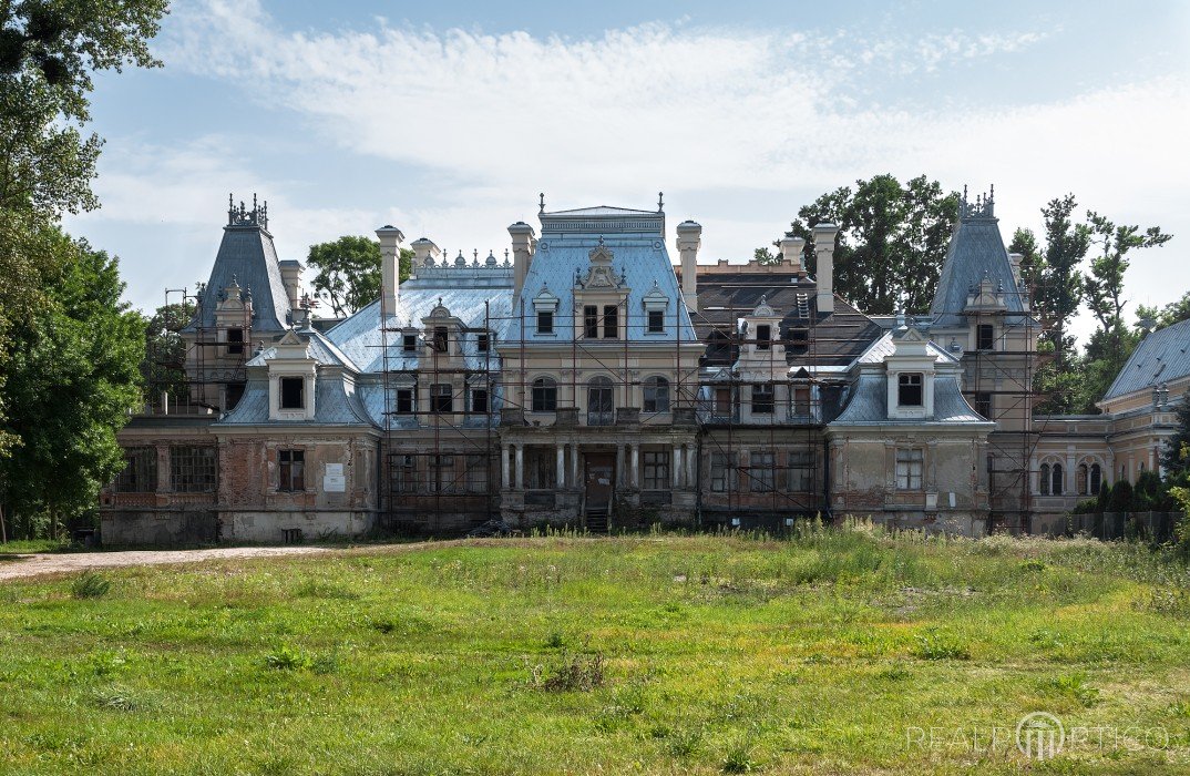 Palace in Guzów - Reconstruction in 2017, Guzów