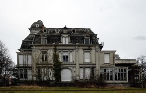 Evergem, Vurstjen - Uninhabited Palace in Evergem