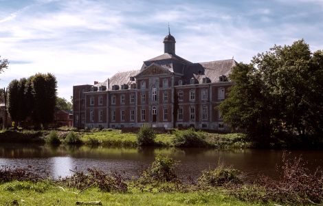 Huy, Abbaye de Solières - Solières Abbey and Castle