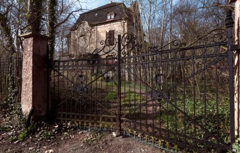  - Villa of the wilhelminian era: wrought-iron  portal 