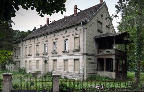 Luckenwalde, Elsthal - Listed Villa in Luckenwalde, Elsthal 1