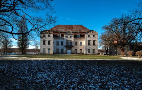 Ivenack, Am Schloss - Castle/Manor House in Invenack, Mecklenburg Lakes
