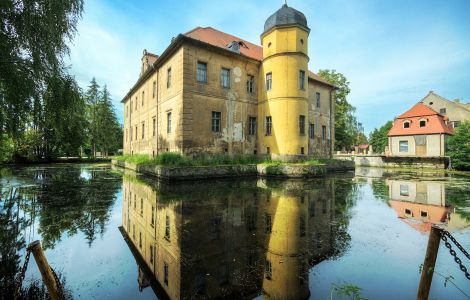 Berbisdorf, Am Schloß - Moated Castle Berbisdorf