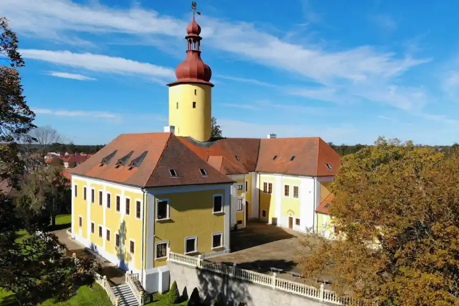 Palaces on the market April 2026