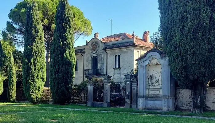 Period mansion for sale Costa Masnaga, Lombardy