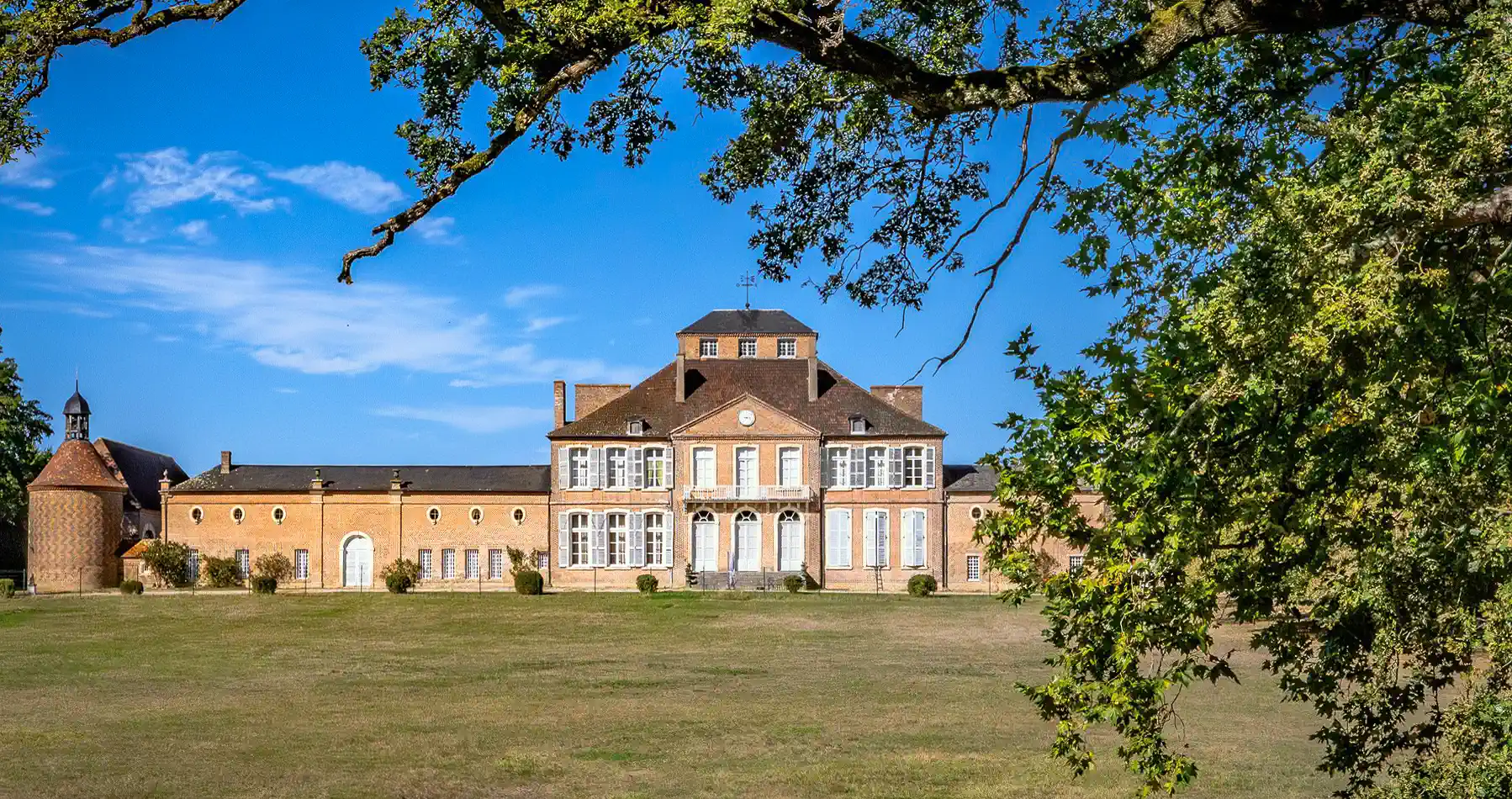 French hunting castle for sale, New castle listing summer 2025