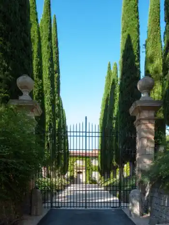 properties and real estate offers in France Provence-Alpes-Côte d'Azur