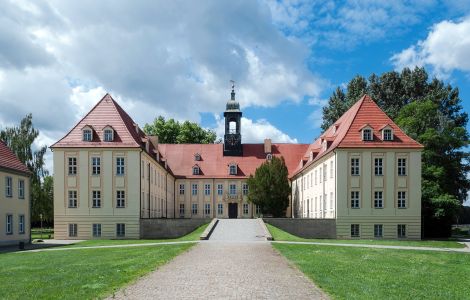 Elsterwerda, Schlossplatz - Castle in Elsterwerda, Brandenburg (Secondary School)