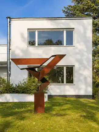 Bauhaus villa overlooking a park in Berlin-Dahlem, Historic landmark