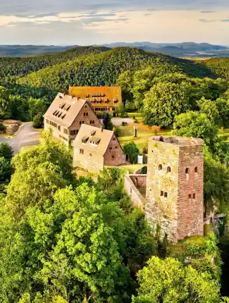 Medieval castle Château de Hunebourg in Alsace, 67330 Dossenheim-sur-Zinsel, Grand-Est