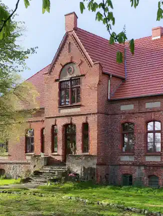 Manor from 1896 with Parkland and Romantic Pond