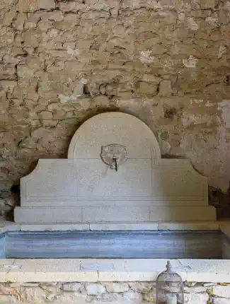 Country home with roman basin and garden near Uzès, Uzès, Occitania