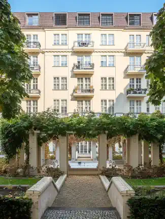 Luxury living in Cumberland House - Historic Building on Kurfürstendamm