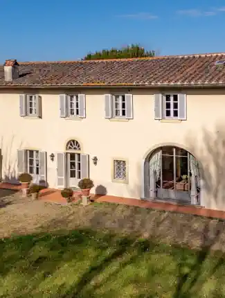 Restored 17th-century Tuscan estate with pool near Pisa and the coast, San Piero a Grado, Tuscany
