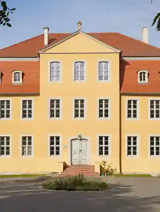 Baroque castle property with lake and park near Leipzig