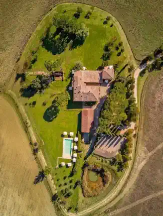 Villa Camprina: Country estate between the Crete Senesi and the Val d’Orcia, Monteroni d'Arbia, Tuscany