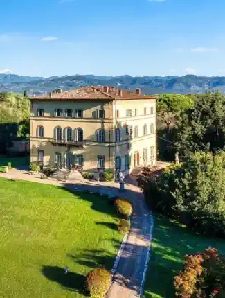 Historic 16th-century estate with Renaissance frescoes in Lucca, Lucca, Tuscany