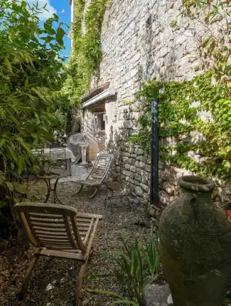 Former Church from 815 – Living in Historic Charm, Goudargues, Occitania