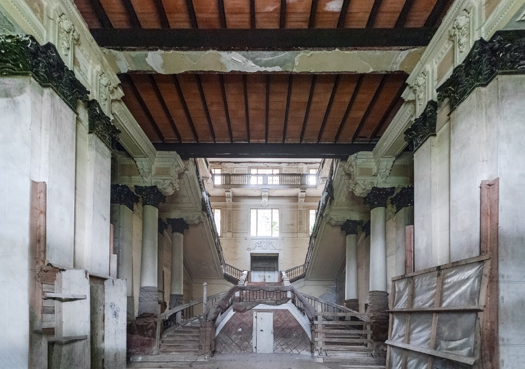 Abandoned Grand Hotel Bellagio, 2022