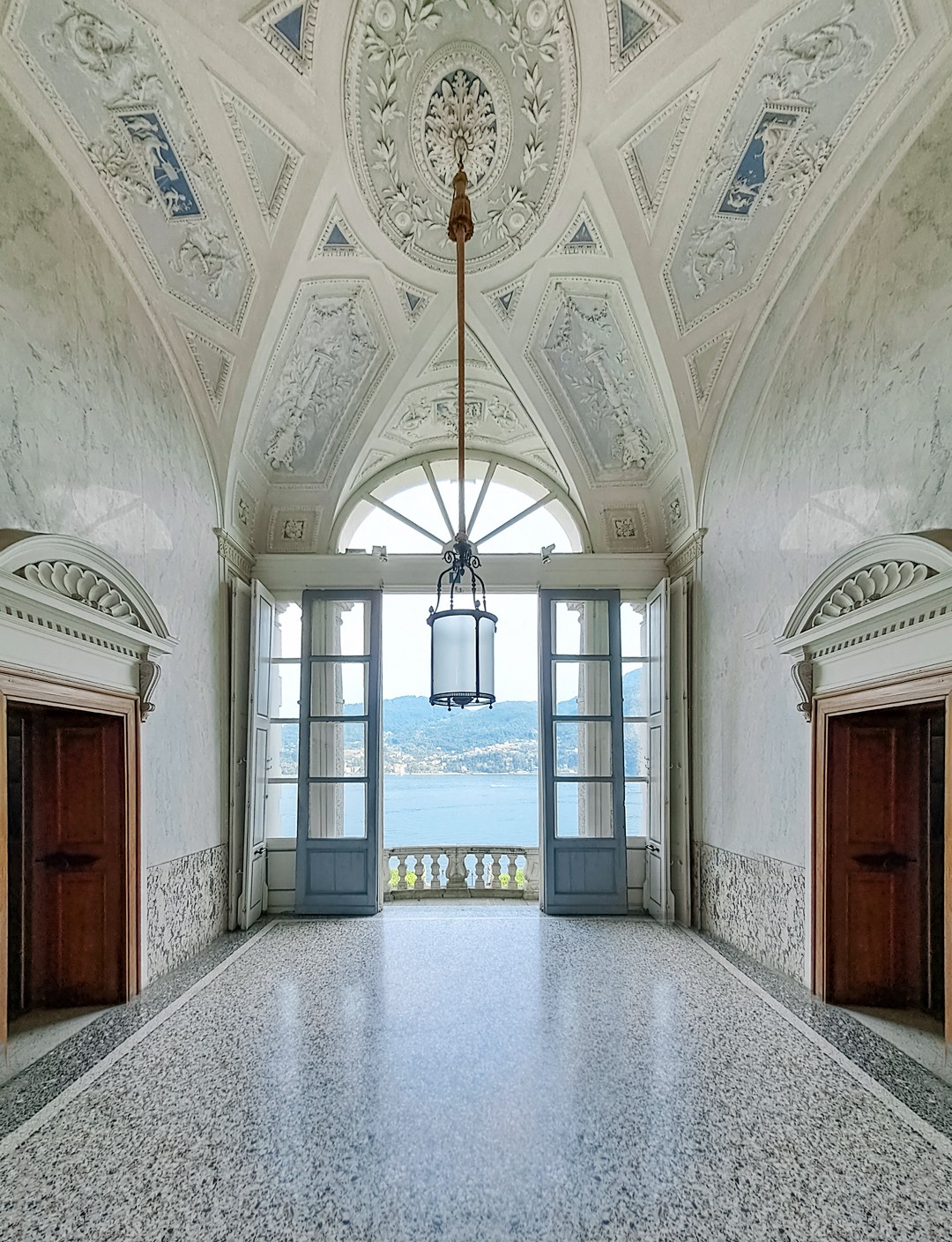 Entrance hall Villa Carlotta