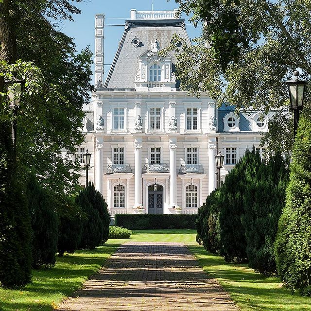 Sell a manor in Poland